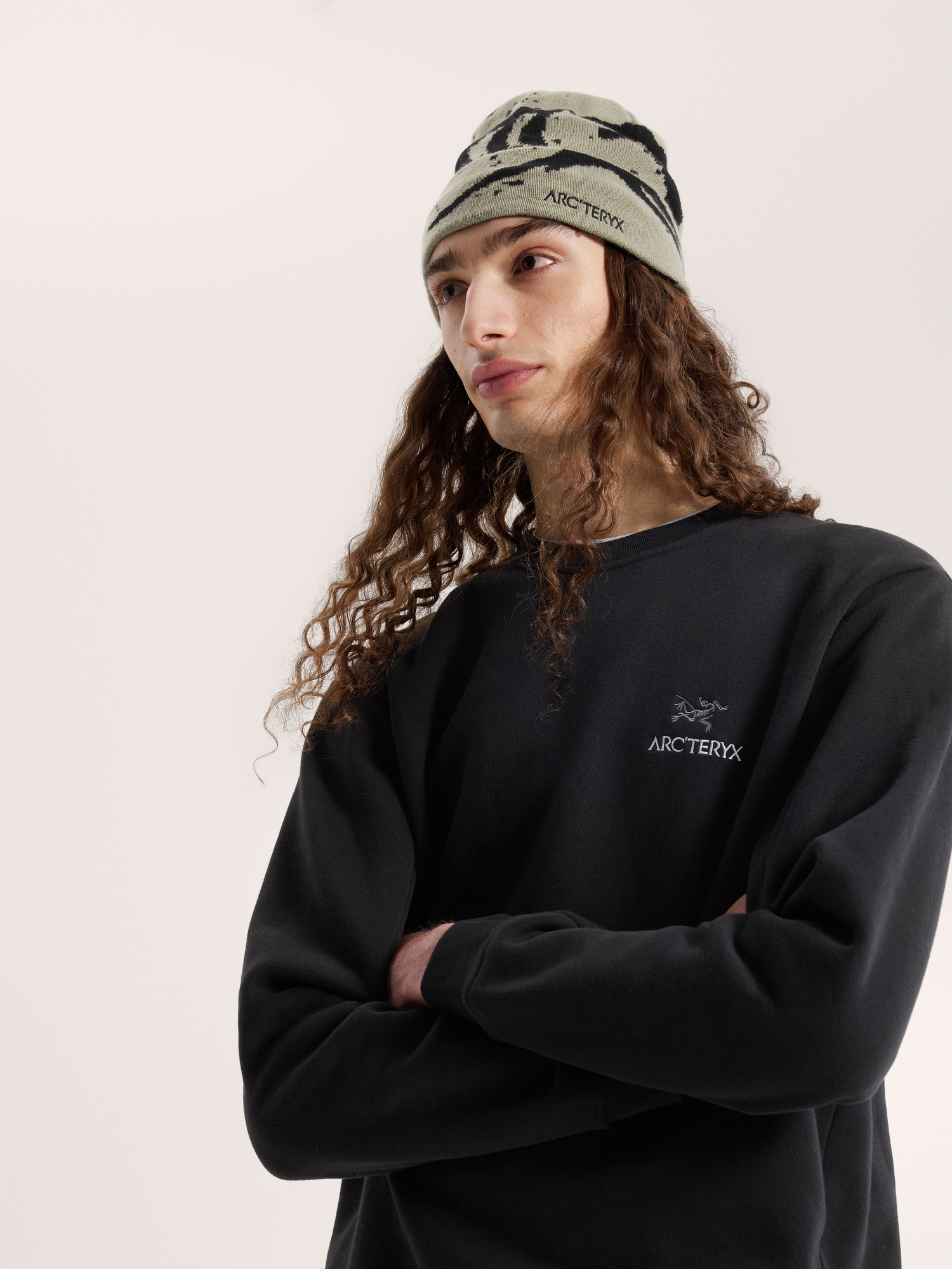 Grotto Toque Habitat / Black Hover