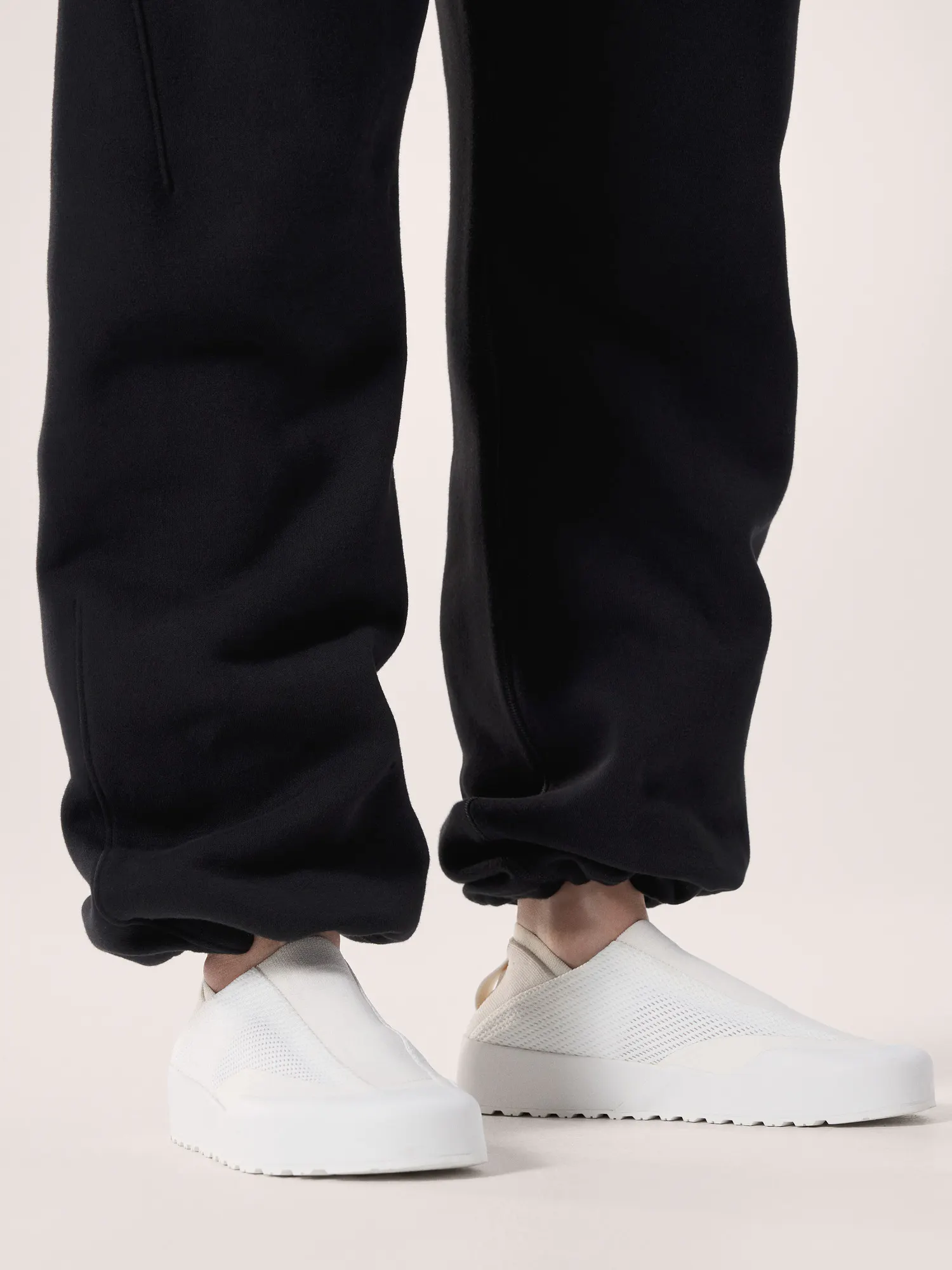 Emblem Fleece Jogger Women