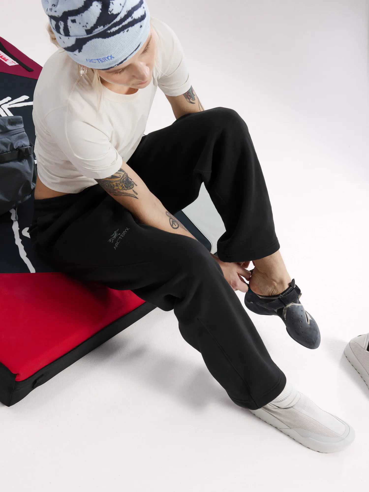 Emblem Fleece Jogger Women's