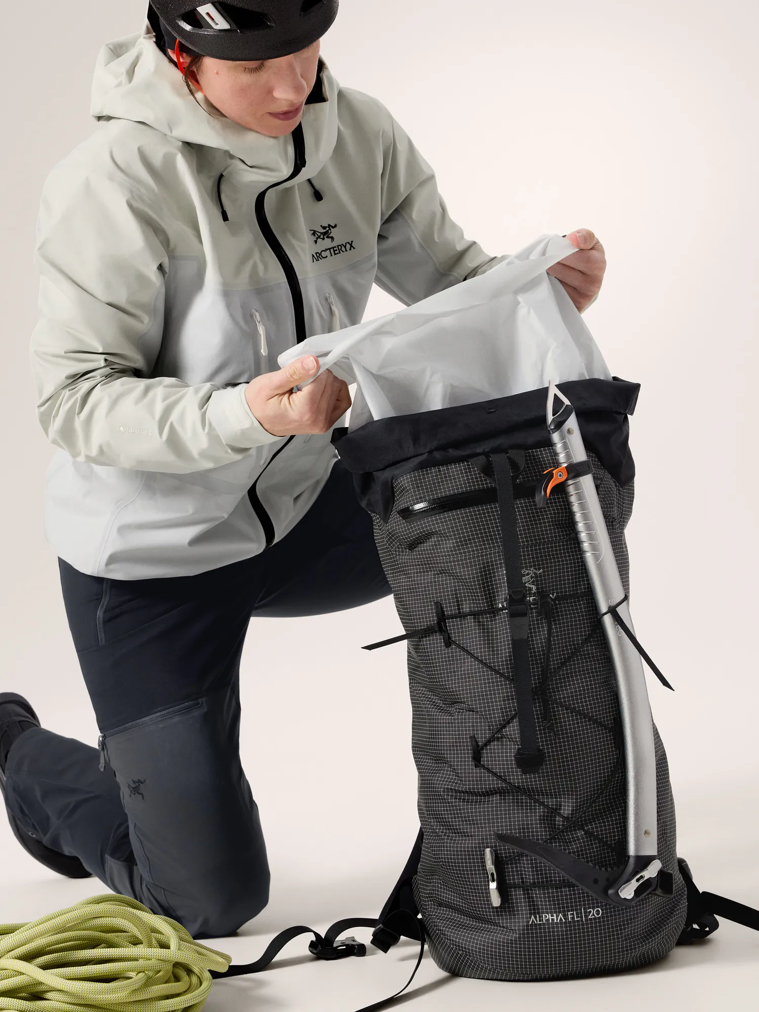 ゆ*う様 ARC'TERYX ALPHA FL 28 ブラック ゆ*う様 ARC'TERYX ALPHA FL 28 ブラック S25-X000007557-Alpha-FL-30-