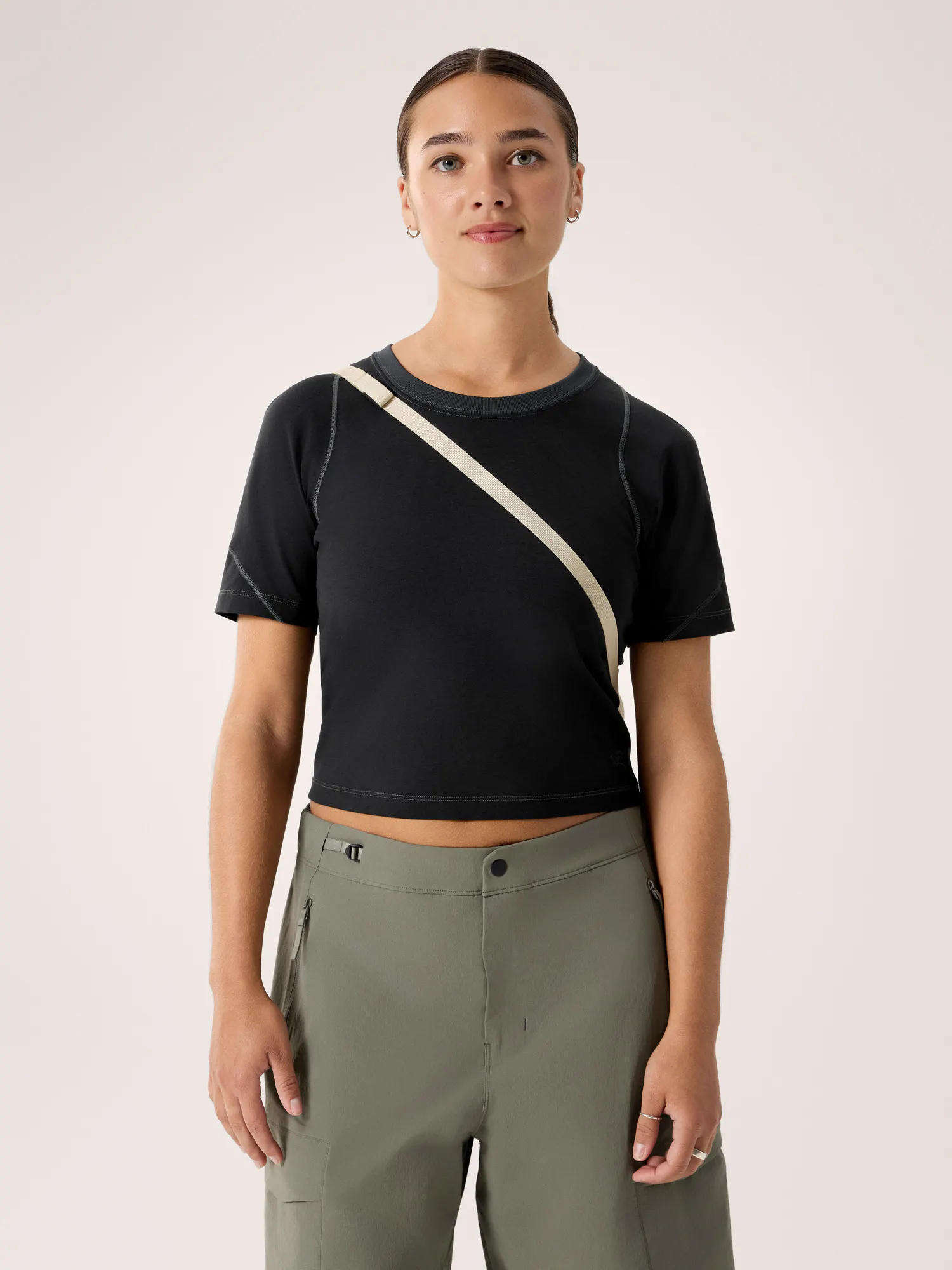 ARC'TERYX Heliad Crossbody SeaSalt ヒリアド Heliad Crossbody Bag | Arc'teryx United States