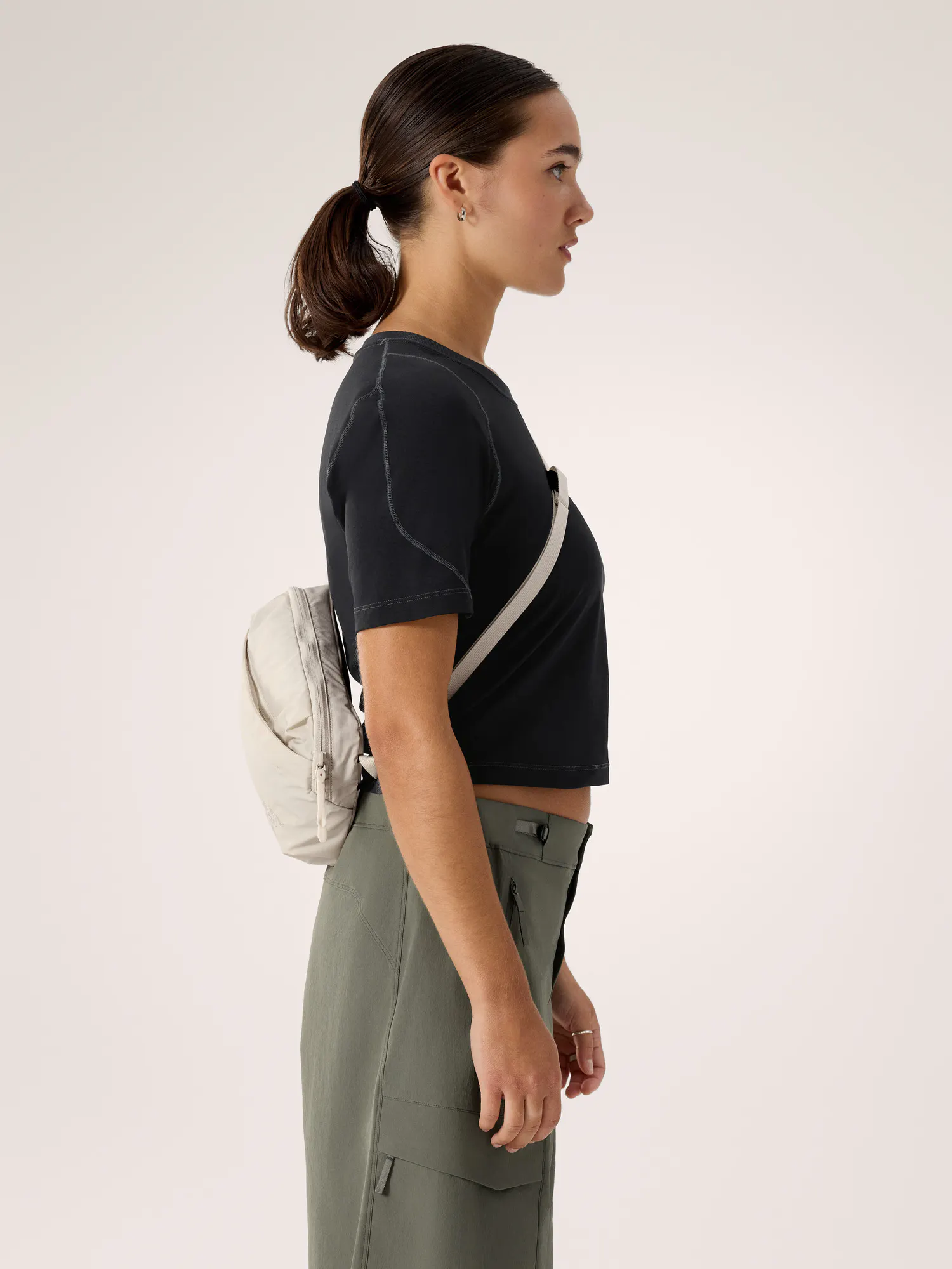 ARC'TERYX Heliad Crossbody SeaSalt ヒリアド Heliad Crossbody Bag | Arc'teryx United States