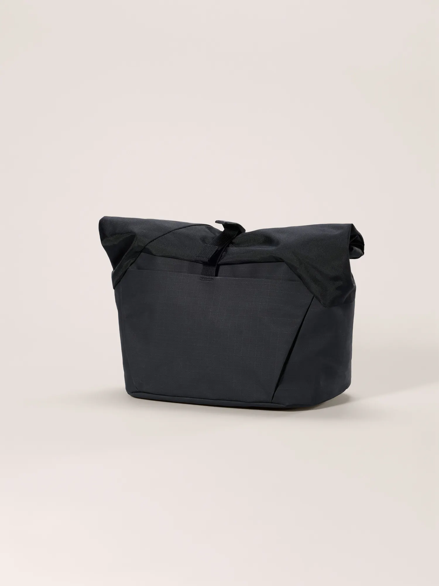 Ion Chalk Bucket | Arc'teryx Canada