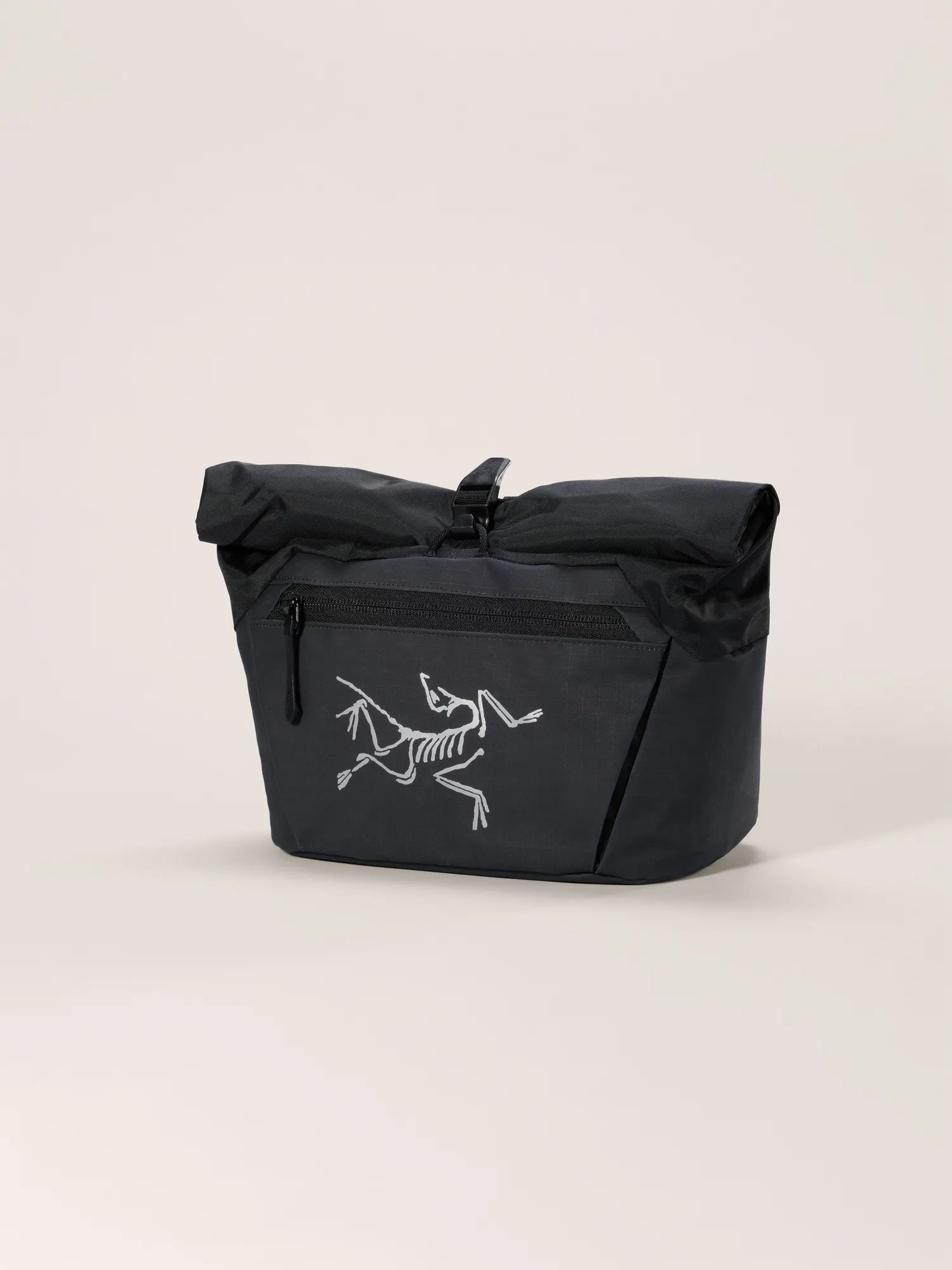 Ion Chalk Bucket | Arc'teryx Canada
