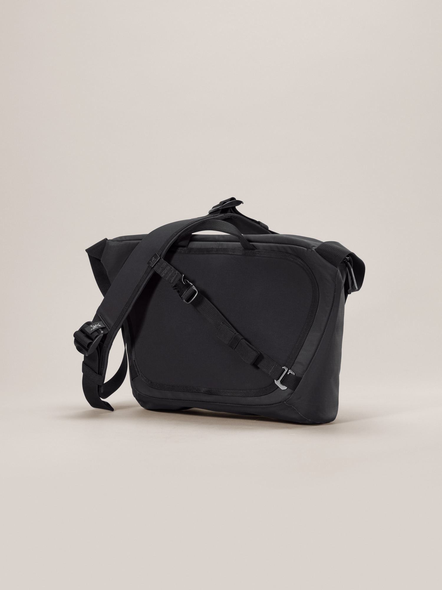 バッグ ARC'TERYX Granville 10 Courier Bag BK Granville 10 Courier Bag | Arc'teryx United States