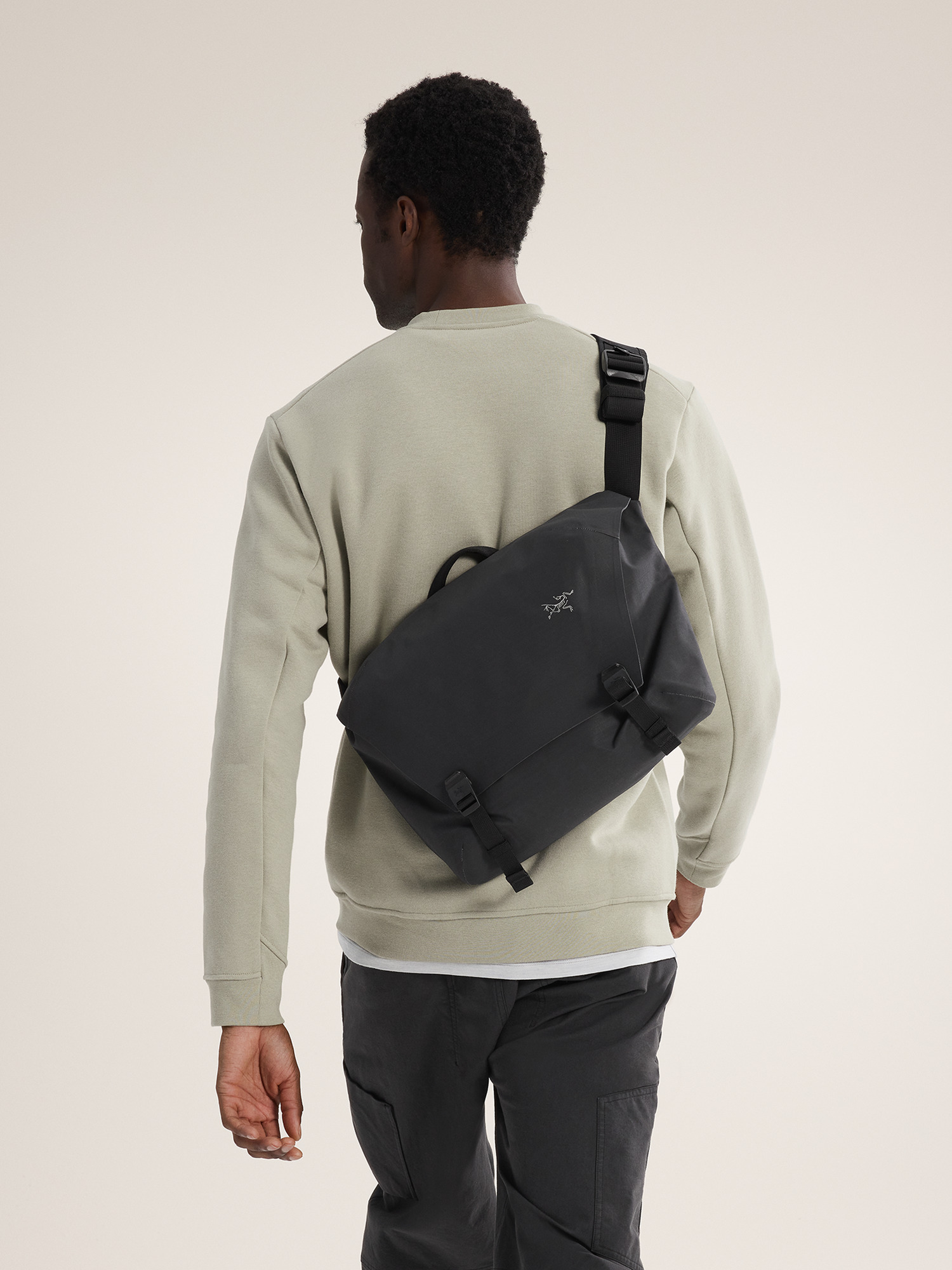 ARC'TERYX Granville10 クーリエバッグ Granville 10 Courier Bag | Arc'teryx Canada