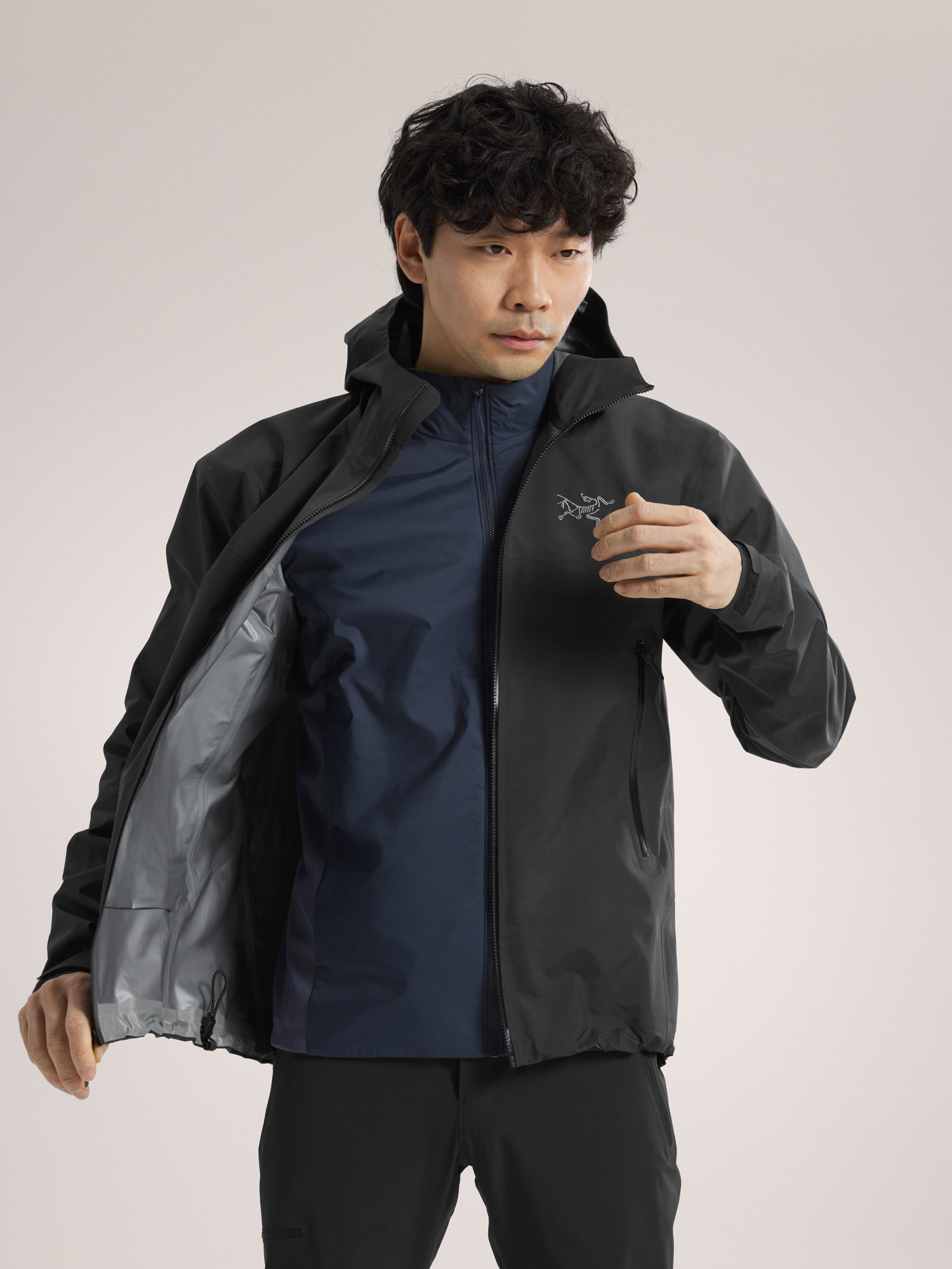 Beta Jacket Black Hover