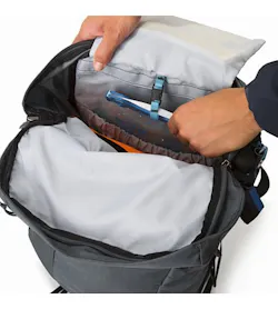 Brize 25 Backpack Neptune Hydration Pocket