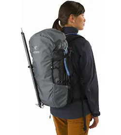 Brize 25 Backpack Neptune Side Pockets