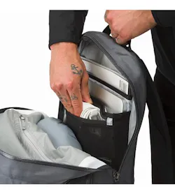 Granville 16 Zip Backpack Pilot Main Compartment